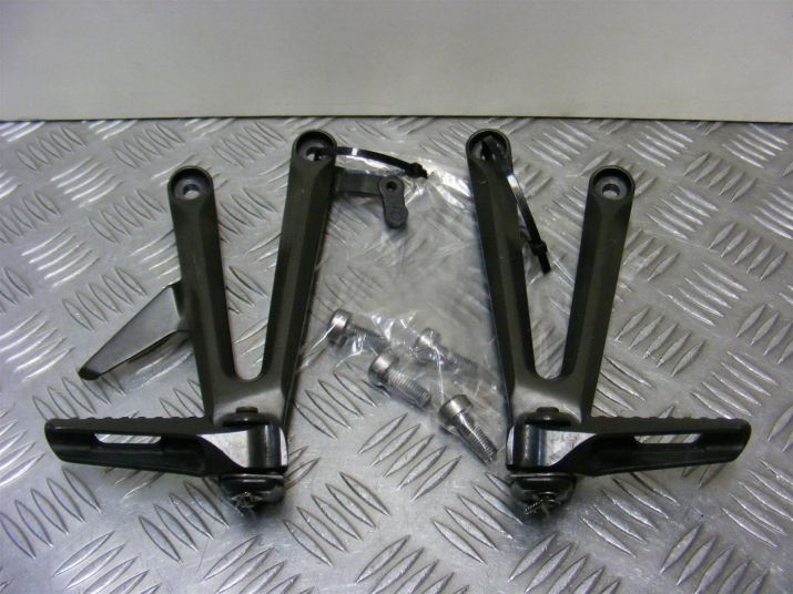 Honda CBR 1000 RR Footrest Hangers Rear Pillion Fireblade 2004-2005 A674